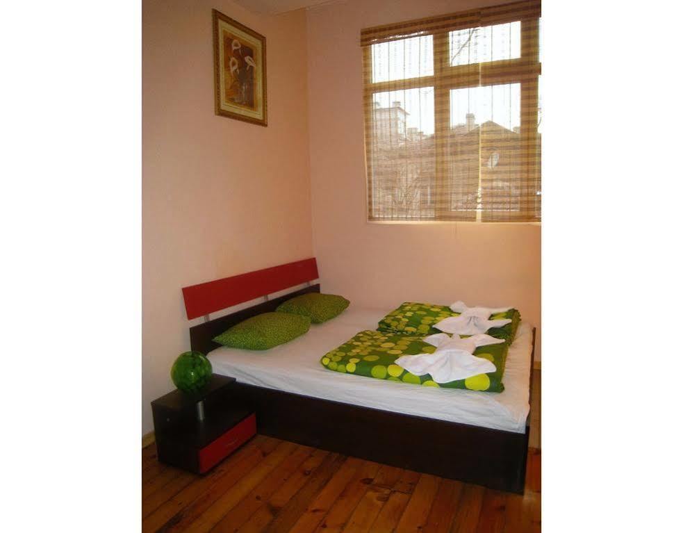 Elegance On A Budget - Rooms For Rent In Sofia Center Exterior foto