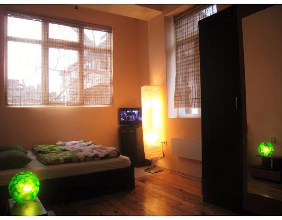 Elegance On A Budget - Rooms For Rent In Sofia Center Exterior foto